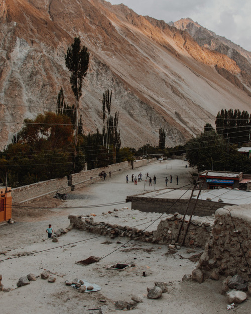 aabbiidd:   Old House Gulmit is believed to be over 350 years old. The  traditional house stands as a symbol of the ancient Wakhi culture. The  house has now been turned into a carpet weaving center where women  artisans make beautiful carpets from goat,