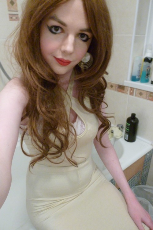 Porn Pics lucy-cd:  Pictures  New Dress, looks beautiful