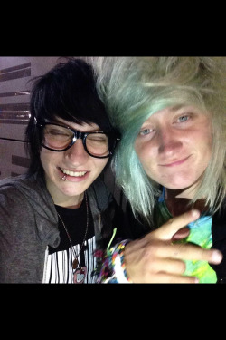 it-sallinyourheadalice:  Johnnie Guilbert and VeeOneEye (Jason) em We Heart It.