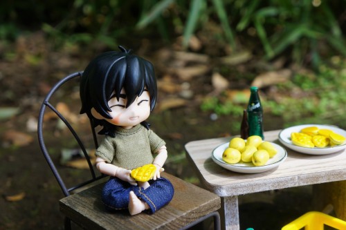 my submission for Kasama: the Filipino Keith zinea boy and his pa enjoy some mangoes