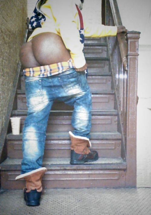 quistopherharrell:  goodbussy:  New York dude who loves a good blunt and getting fucked.   Same here!   Damn his ass is phat ass fuck tho …… @goodbussy