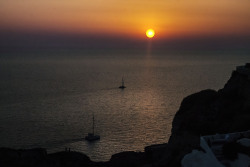 marina-papagianni:  Sunset in Santorini