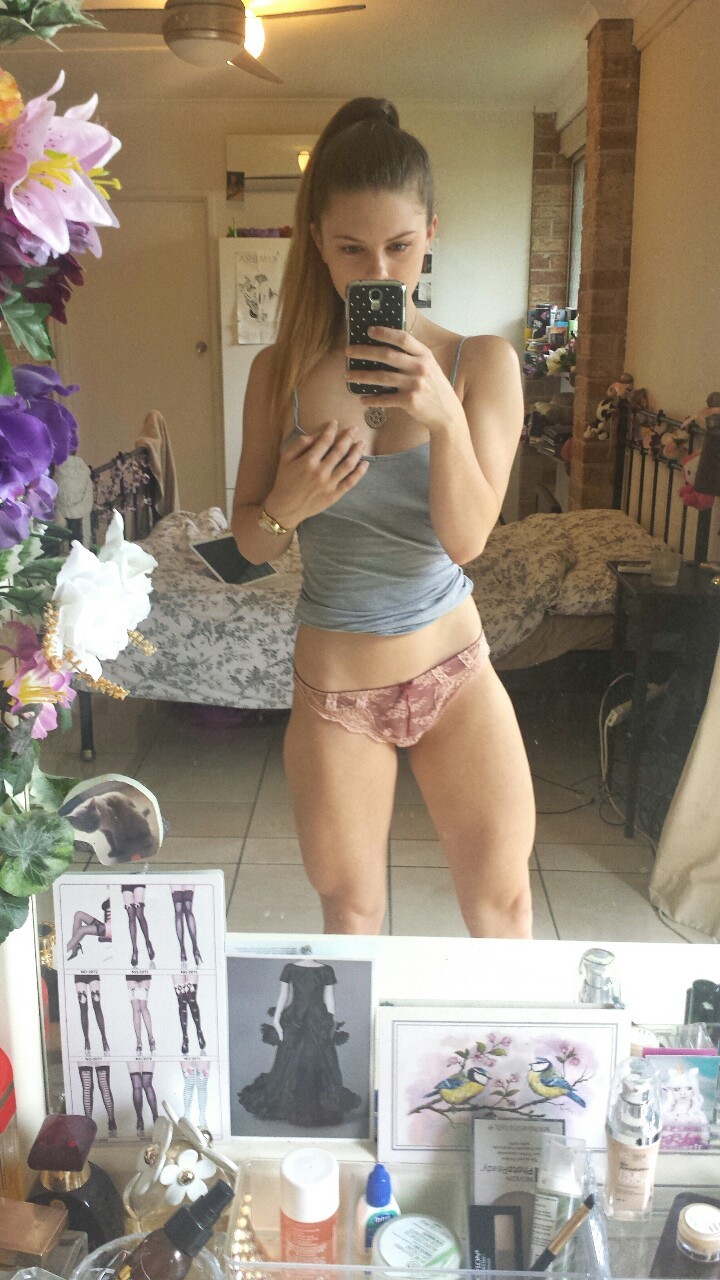 sexy-booobz:   Sexy selfies pics of hot brunettes Clik Here!