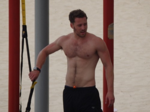 moteq1:  Hot Heeb of the Day Gordon Beach, Tel Aviv. 