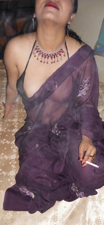 vicky2sexy: Bold and sexy bhabhi