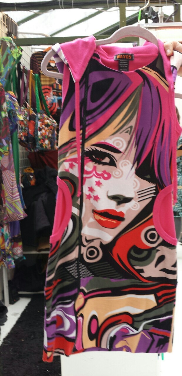 nakedsteamingeyes:  I saw this in NYC in Bryant Park.It’s a dress of hand made