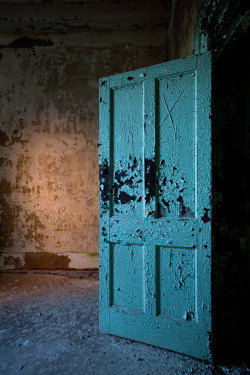 ianference:  I loved this blue door in the