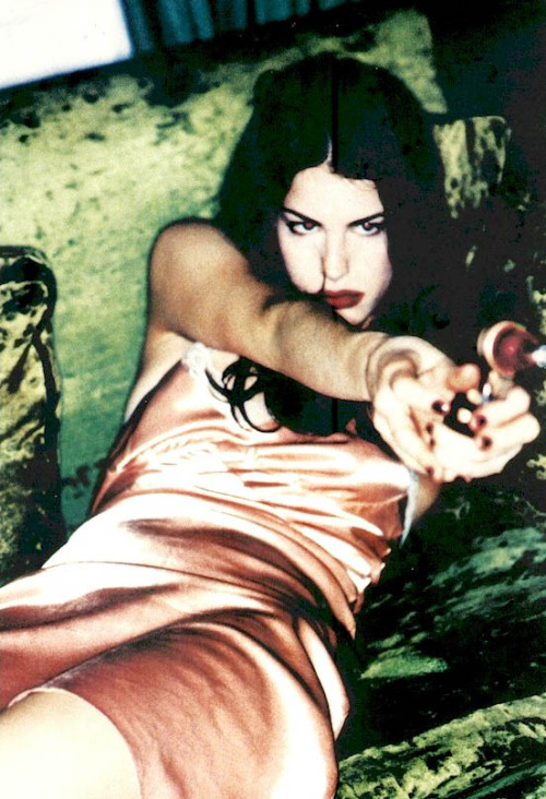 blushespink - Details “Q&A Liv Tyler” April 1995) by Ellen von...