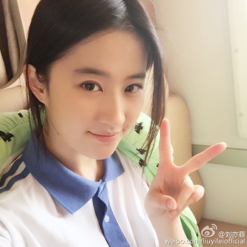 My favorite Chinese actress, Liu Yifei刘亦菲. She is 28 years old this year but looks very sweet and yo