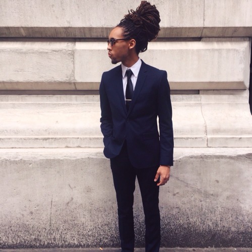 lightskintgawd:  joshuatb:  lordyosh:  honey-b-sunshine:  trufflebootybuttercream:  joshuatb:  My blackout contribution.  Do you need a wife 😍😍😍  So suave  Wishing I would of dreaded my hair back in high school more and more lately.  I really