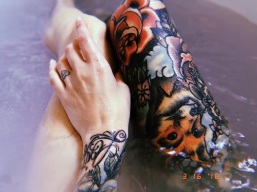 bellusterra: be still.