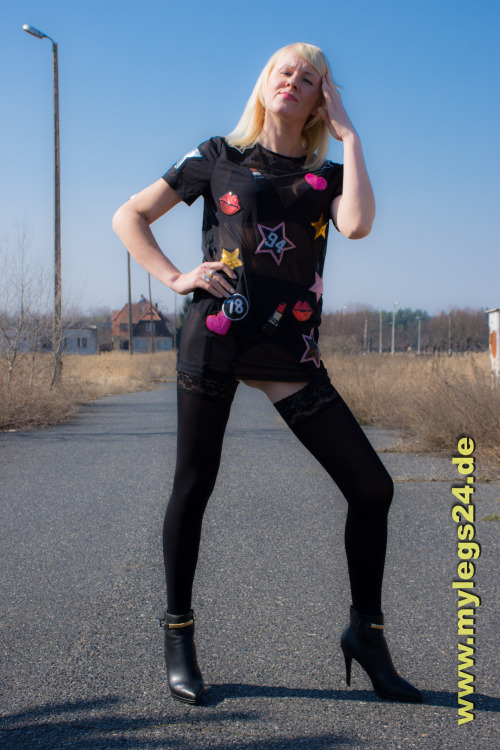 #Samira of http://www.mylegs24.de I #LOVE #NYLONS#Black #sexy #stockings and #transparent #dress&mda