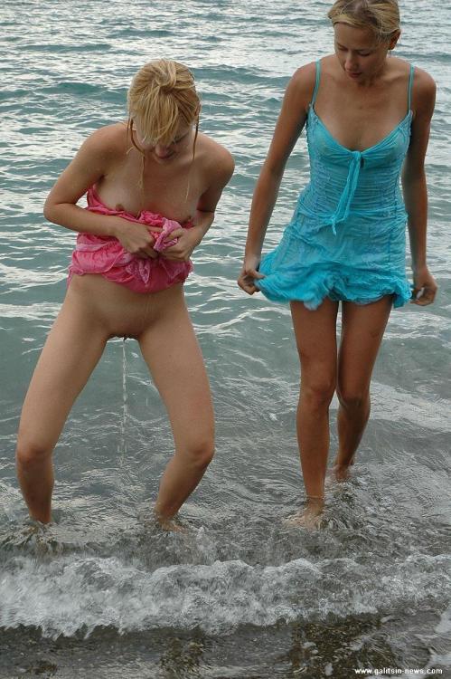 http://love-peeing-girls.tumblr.com/
