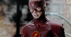 fyeahsupermanandloislane: Smallville 4.22 (Commencement) | The Flash 1.17 (Tricksters)
