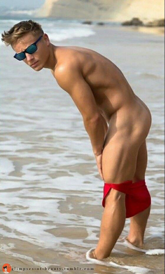 AlanPalmSprings Likes His Men!