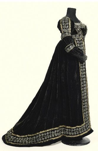 sartorialadventure:1. Belgian or French court dress with alencon lace train, ca 1800-102. Black velv