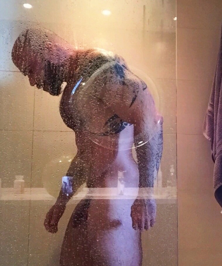 sweetazztyger40: nippig:  Scott Bolton aka vancouverbud  WWWWWWOOOOOOFFFFFF DADDY😍😍,CUM