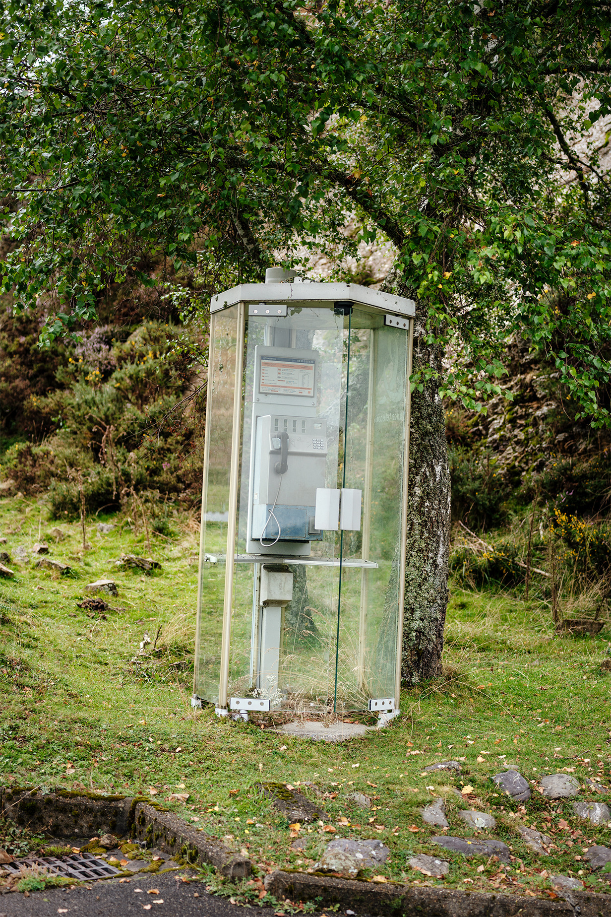 abandonedandurbex:
“Abandoned phone booth in the Pyrenees, south west of France. [1232x1848]
”