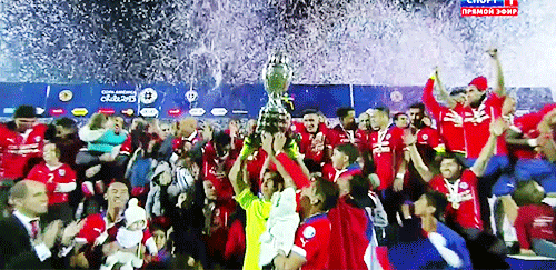 lewandontski:  CAMPEONES ❤❤❤💪💪💪👏👏🎉🎊🎉🎉🎊pd:te