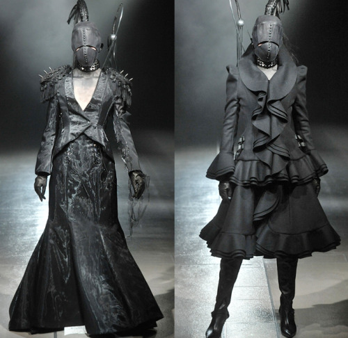 iamtheobject:  ghoulnextdoor:  Can you imagine these glorious horrors stalking and slashing down the runway?  I can and it makes for most memorable nightmares. From Alice Auaa 2014-2015 F/W runway during Mercedes-Benz Fashion Week Japan.  YASSSSSS!