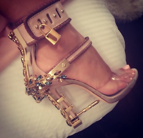 naturalestnatural:  get this look on the Wheretoget app. Browse more t-shirt jewels