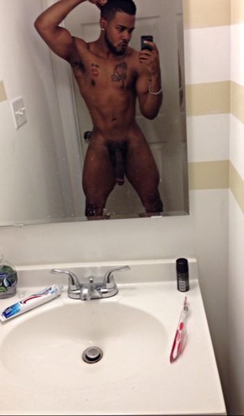 XXX bi-is-a-lifestyle:  tightholebigdick:  http://tightholebigdick.tumblr.com/ photo