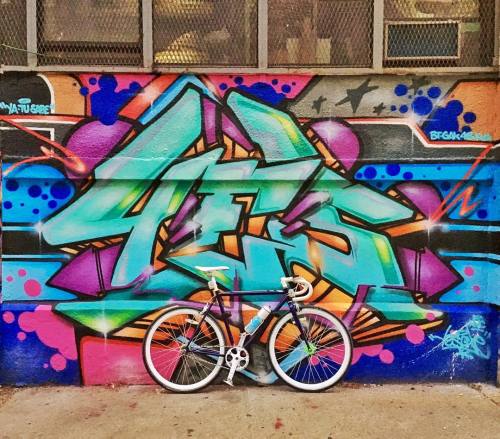 isaaclgealer: Ya Tu Sabe .. Mural by @yes0ne for @artsorg on 22nd Street and 43rd Avenue. Fixie by @