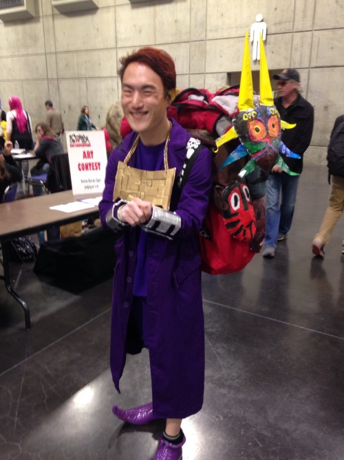 theredfallows:This guy. THIS GUY. He even had the shop music playing!