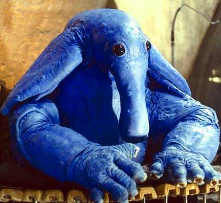 willofasherah: One of the most life changing things to ever happen to me was finding out that Max Rebo, that elephant thing from RotJ who plays the keyboard thing has no arms THOSE ARE LEGS I mean, how do you go on believing in anything after that  