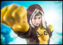 gyarueleenacosplay:  Rogue!!  Body paint