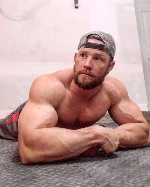 muscular guys, bodybuilders and my states of soul.