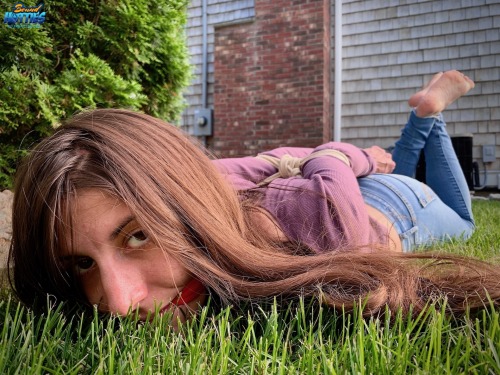 zippo077:When Stephie’s friends proposed an escape challenge to see if she could free herself with her hands tied behind her back, she readily accepted. After all, she was pretty limber, all she had to do was pass her bound hands under bum to get them