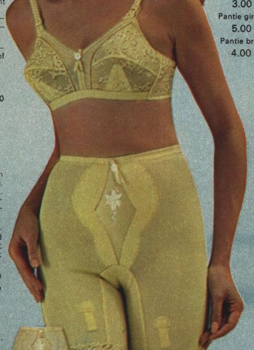 cannucklove: hidnviews:Wow - what once was!those wonderful 60s !!!