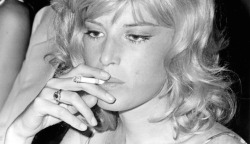 gabbigolightly: Monica Vitti smoking a cigarette, 1968 
