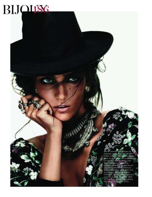 “Libre Exces”  in Vogue Paris September 2011 by Josh Olins