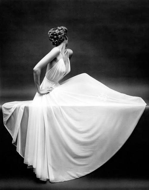 greatbuffalotradingpost:Carmen Dell’Orefice, Photographed by Mark Shaw 1954