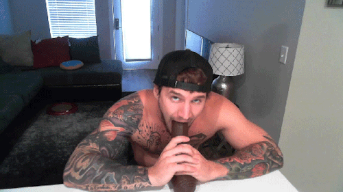 bootycuteboys:Click here and join to webcam “Mrw0nderful”Register here in “Chaturbate”