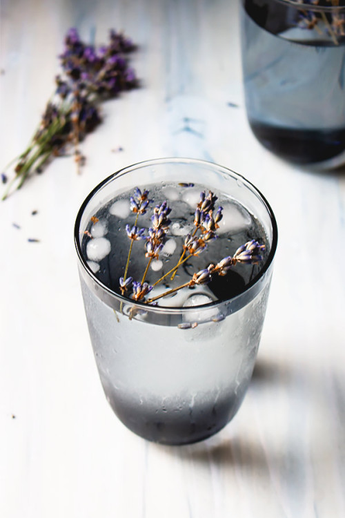 foodffs:  How to make Lavender infused Waterwww.masalaherb.com/lavender-water/ Follow for re