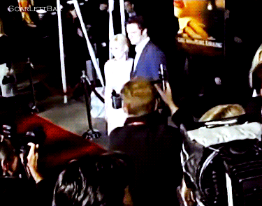 Scarlett Johansson + Colin Firth (2003) / GIF©ScarlettBar