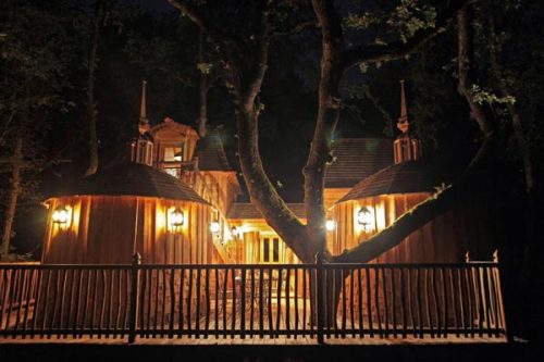 shanellbklyn: designerzcentrals: Château Hautefort Luxury Treehouse . Château Hautefort is a charmi