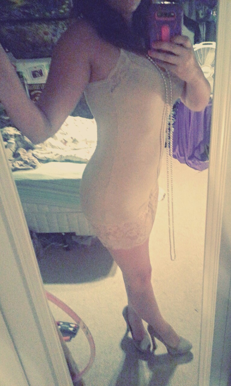 goddess8090:  Pearls and heels 