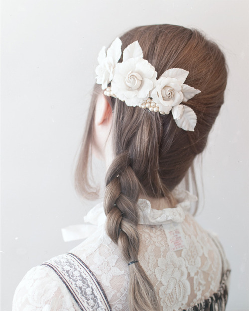 Had some coffee with other frilly ladies &lt;3Hair accessory: Victorian MaidenBlouse: VintageDre