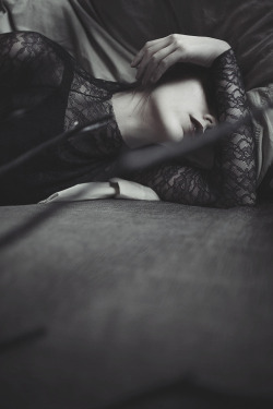 hapless-hollow: Manuela Kali - (in the mood