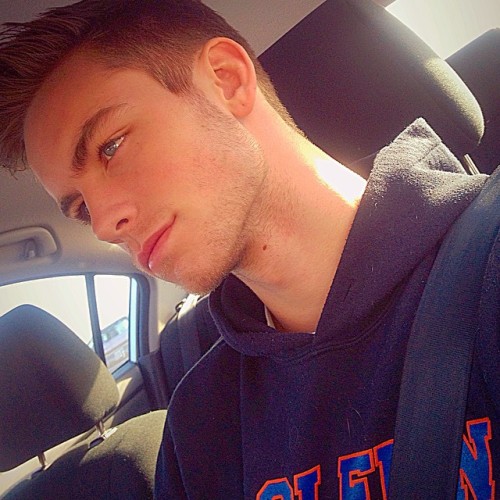 Dustin McNeer