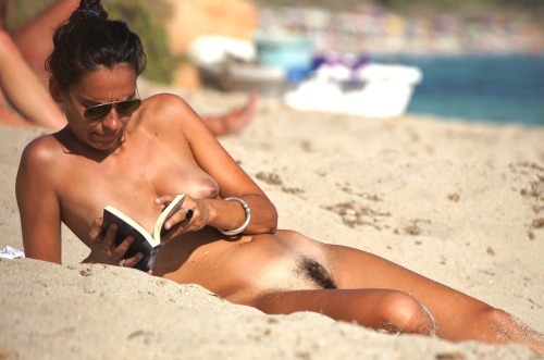 madeinthenude:  Read a book! It’s great to sit in the shade on a warm day and just