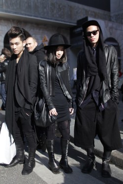 darkclothes:  black clothes