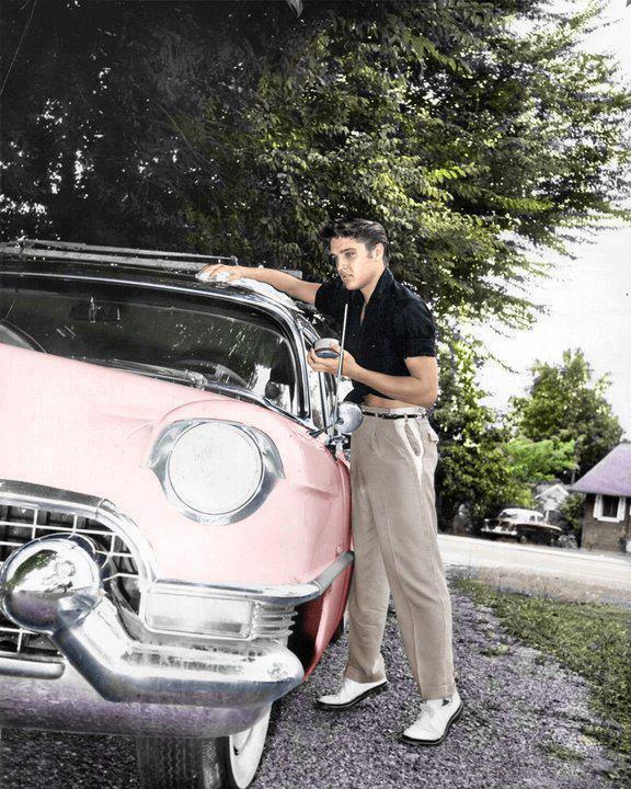 momento-ocio:  My car needs to shine! Elvis ♥ 