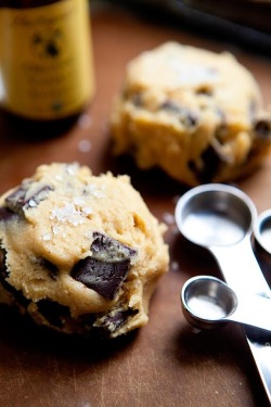 breadandolives:  New York Times’ “best chocolate chip cookies ever” recipe. Via A Cup of Jo, by Joanna Goddard   