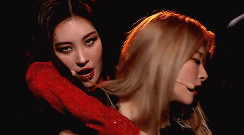 femaleidols:  181228 | heroine - sunmi &amp; seulgi