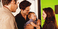 askyfullofwinterstarsss-deactiv:  Behind the scenes of Breaking Dawn - Part 2 